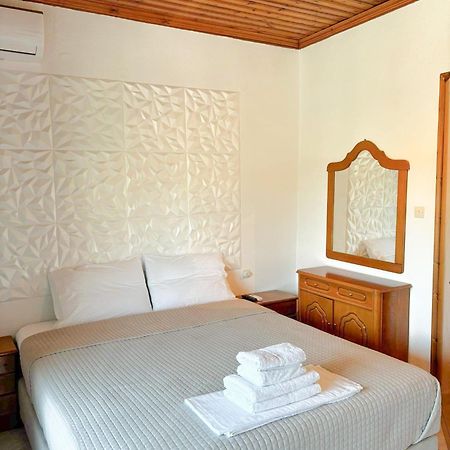 MaK Hotels Potos Buitenkant foto