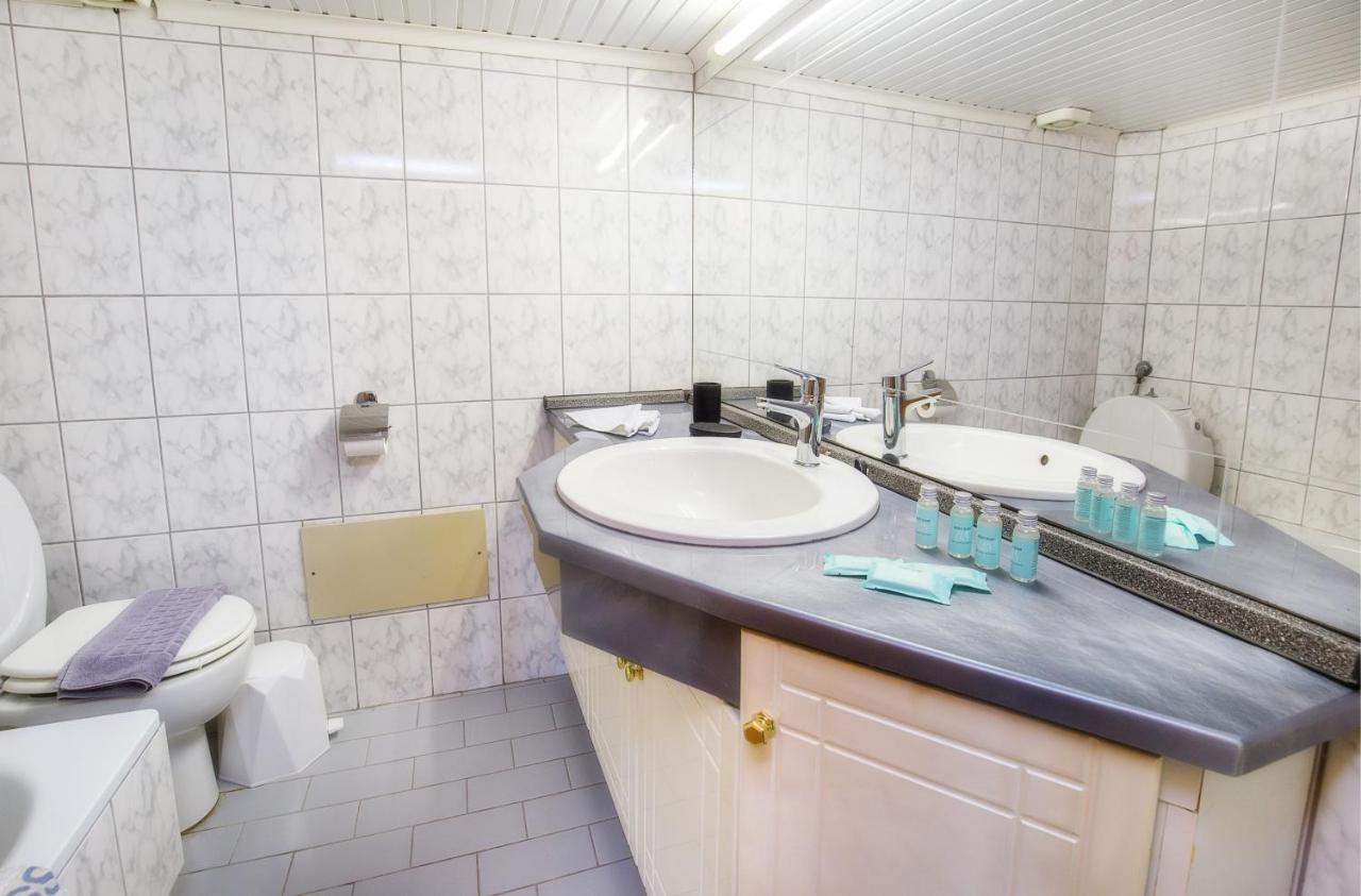 MaK Hotels Potos Buitenkant foto