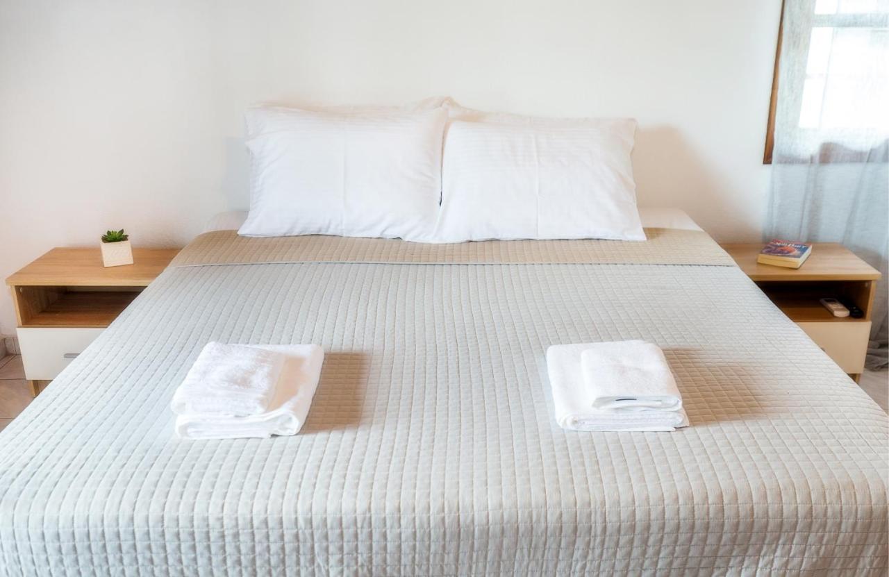 MaK Hotels Potos Buitenkant foto